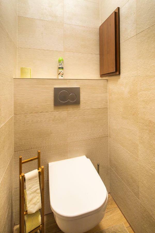 Newly Renovated, Full Equipped And Quiet Apartment Trnava Exterior foto