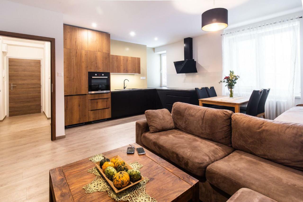 Newly Renovated, Full Equipped And Quiet Apartment Trnava Exterior foto